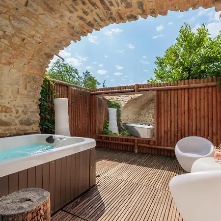 Lauralie Bed & Breakfast 4*