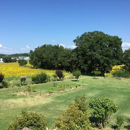 Lauralie Bed & Breakfast 4*